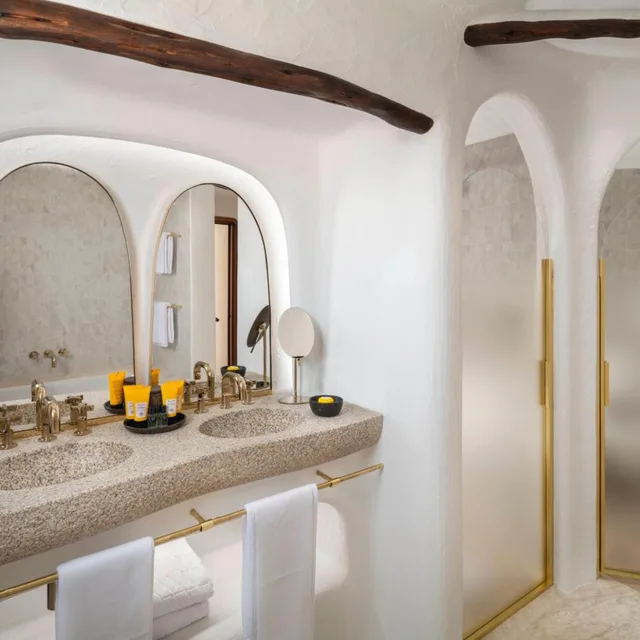 Inner, Contemporary, Deluxe, Suite, King Bed, with View, Terrace، Hotel Cala Di Volpe Costa Smeralda 5/7