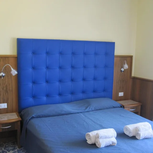 غرفة بسرير مزدوج أو سريرين منفصلين بإطلالة على البحر، Panoramic Hotel 2/3