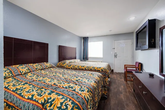 غرفة بسريرين كوين للمدخنين، Hotel O Luxury Inn Channelview Baytown I-10 5/9