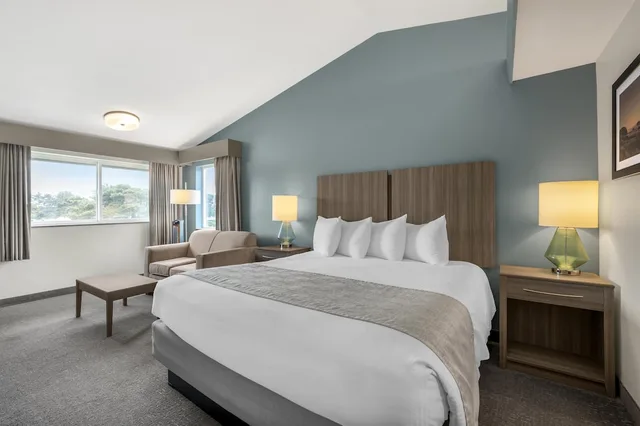غرفة بسرير كينج تُحدَّد عند الوصول، Best Western Inn At Face Rock 1/6