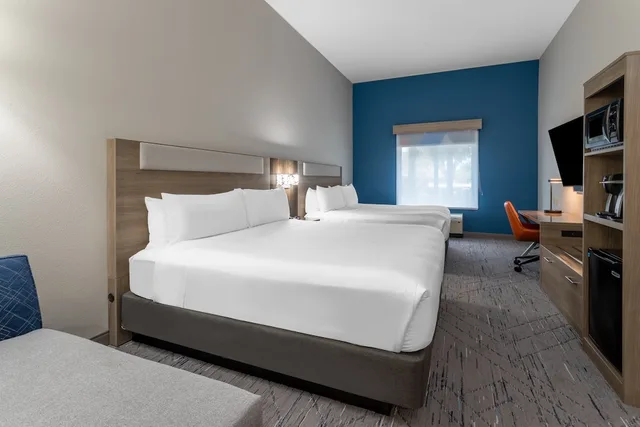 غرفة قياسية بسريرين كينج، Holiday Inn Express Crystal River 3/6