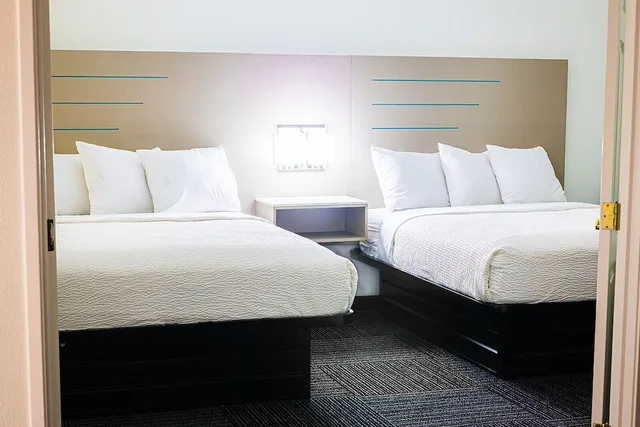 جناح بسريرين كينج مع أريكة، Baymont by Wyndham Port Wentworth 3/6
