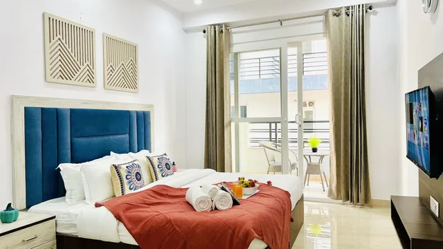 1 Bedroom, Apartment, King Bed, ZEN Suites Golf Course Road 2/8