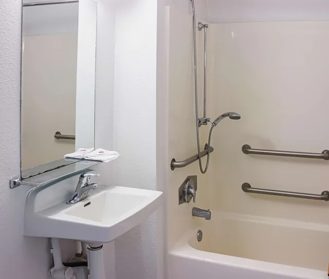 غرفة ديلوكس بسرير مزدوج لذوي الإعاقة، Motel6 Porterville, CA 5/5
