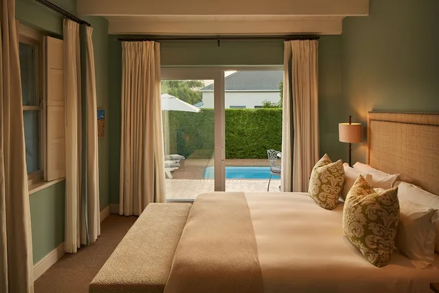 Pool, Luxury, Suite, King Bed، Le Quartier Francais 3/5