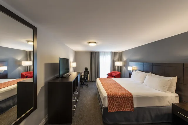 غرفة ديلوكس بسرير كينج، Georgian Bay Hotel, Trademark Collection by Wyndham 3/5