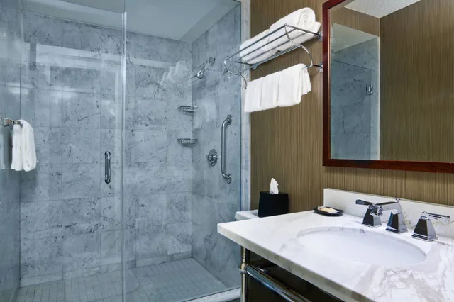 غرفة كلوب بسرير كينج، Sheraton Philadelphia University City 5/6