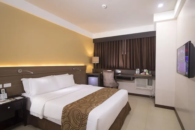 غرفة ديلوكس بسريرين منفصلين، Kew Hotel 2/4