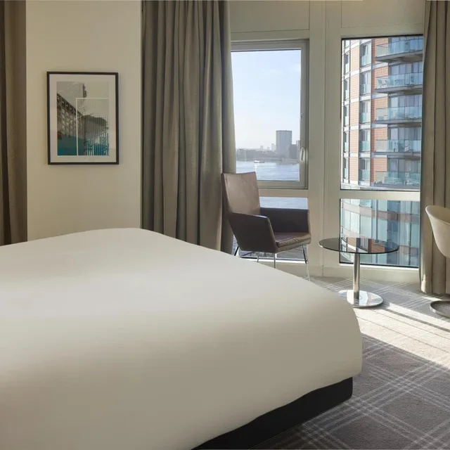 Premium, River View, Radisson Blu Hotel, London Canary Wharf East 1/8