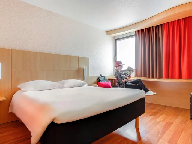 Room, Double Bed, Ibis Angers Centre Chateau 2/5