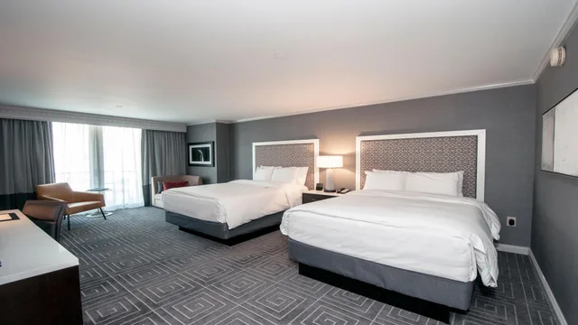 غرفة بريميوم بسريرين كوين، InterContinental Kansas City at the Plaza 1/2