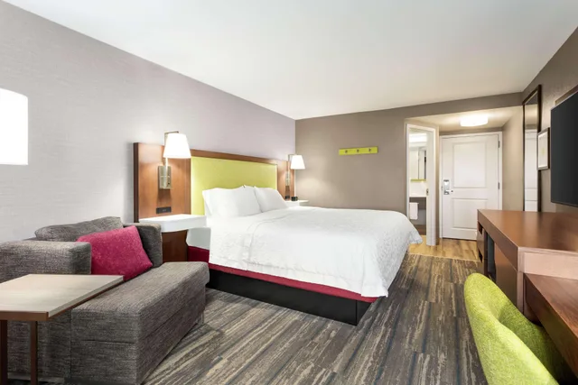 غرفة بسرير مزدوج، Hampton Inn Milwaukee/Brookfield 2/5