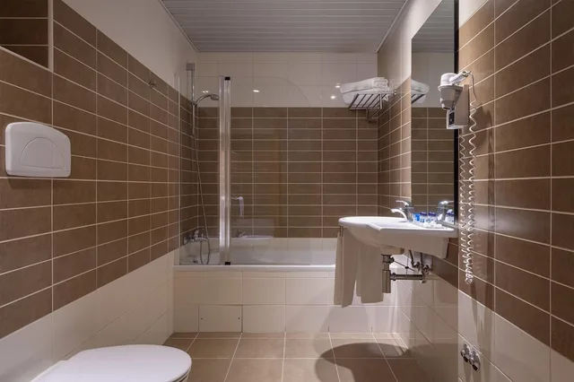 غرفة بسريرين منفصلين لذوي الإعاقة، Tryp By Wyndham Porto Centro Hotel 6/9
