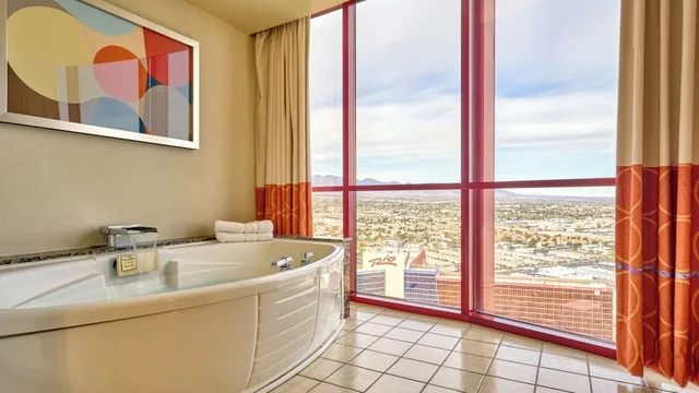 غرفة بانورامية بسرير كينج، Rio Hotel & Casino - Masquerade Tower 3/3