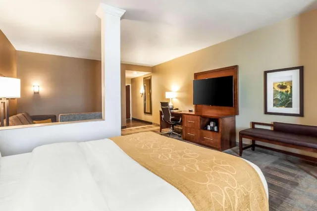 جناح بسريرين كوين للمدخنين، Comfort Suites Brookings near University 1/2