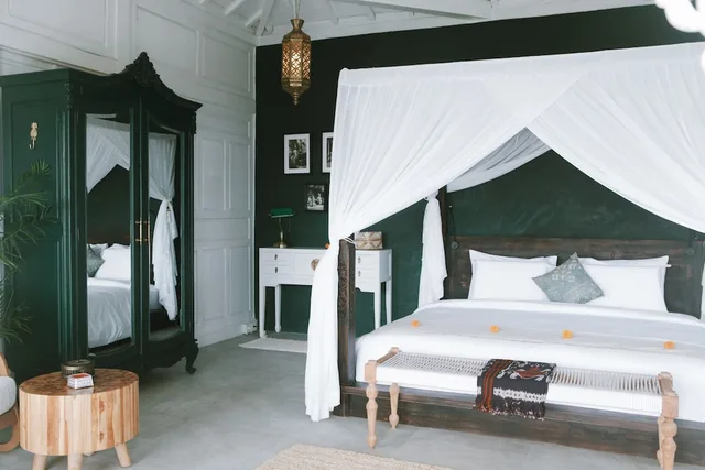 Romantic, White, Villa, King Bed، White Tortoise Eco Villas 2/6