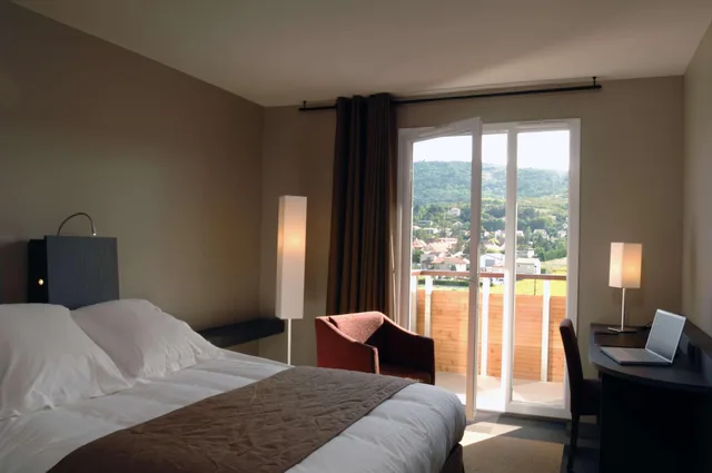 Standard, Queen Bed, Balcony or Terrace، Best Western Plus Hotel Gergovie 1/8