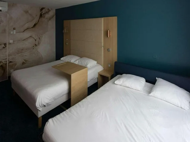 جناح بسرير مزدوج، IBIS STYLES CHINON 4/10
