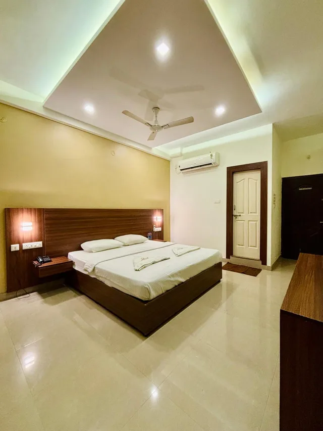 غرفة بريميوم بسرير كينج، Hotel Citywalk Residency 2/3