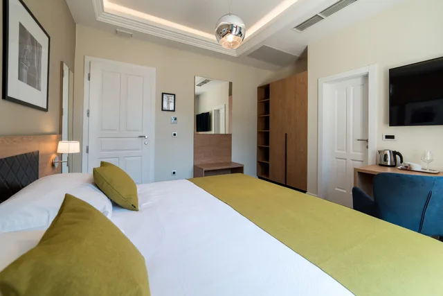 غرفة بسرير كوين بشرفة، Boutique Villa Filaus 5/10