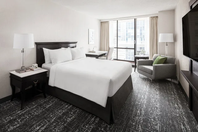 Chelsea, Queen Bed، Chelsea Hotel Toronto 1/2