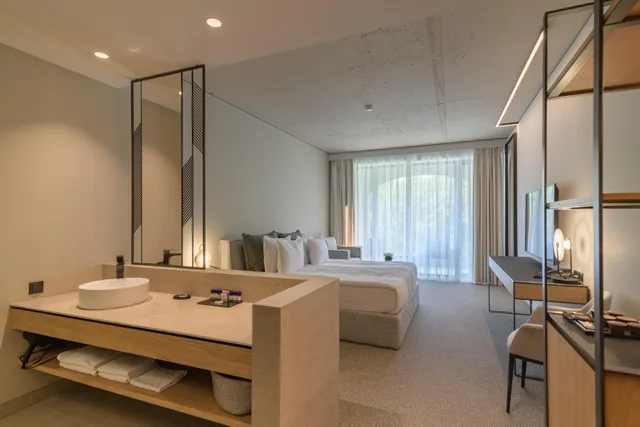 غرفة ديلوكس بسرير فردي بإطلالة على البحر بشرفة، Ensana Aquahouse Health Spa Hotel 7/7