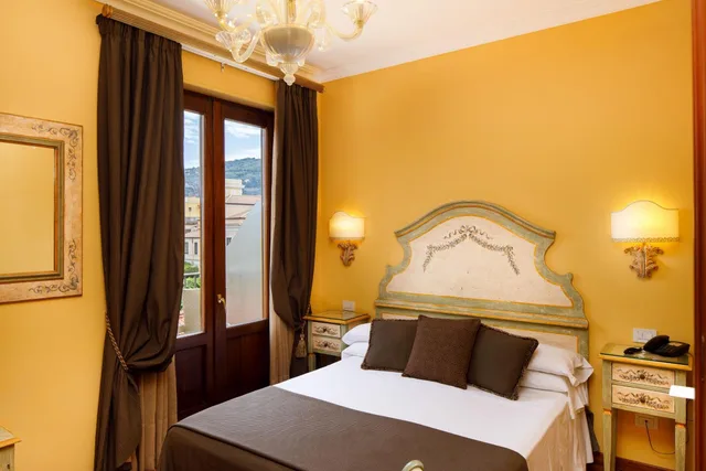 غرفة ديلوكس بإطلالة على البحر مفردة بسرير مزدوج، Hotel Palazzo Guardati 2/7