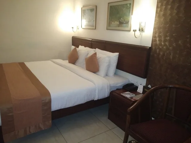 غرفة سوبيريور بسرير فردي، Yuvarani Residency Hotel 4/8