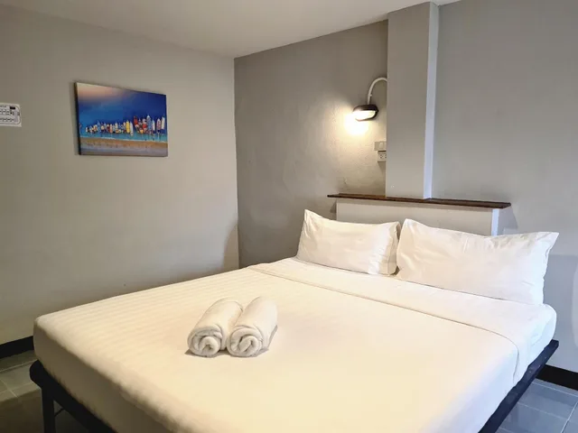 غرفة اقتصادية بسرير كينج بحمام خاص، The 8 Factory Hostel Phitsanulok 1/3