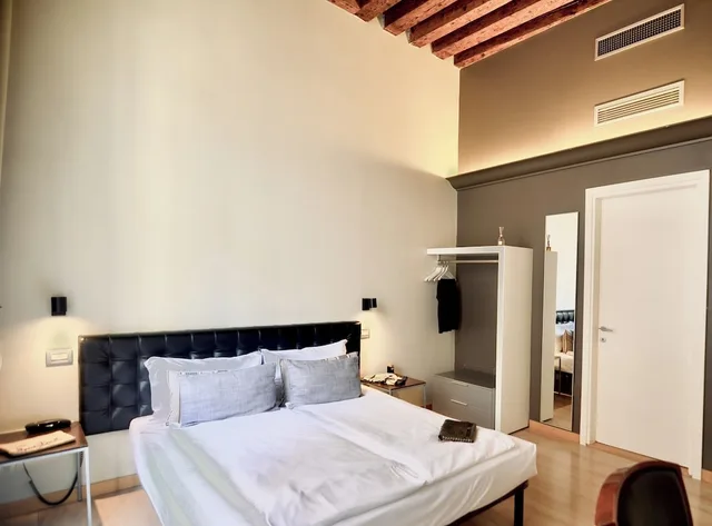 غرفة ديلوكس بسرير مزدوج بإطلالة على القناة بشرفة، Hotel Tiepolo 2/6