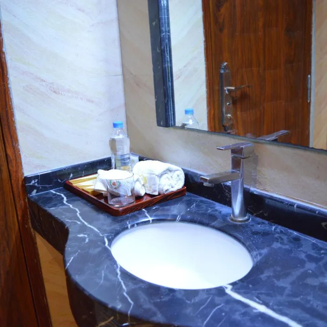 غرفة ديلوكس بسرير مزدوج، Tiffany Diamond Hotels - Mtwara 7/7