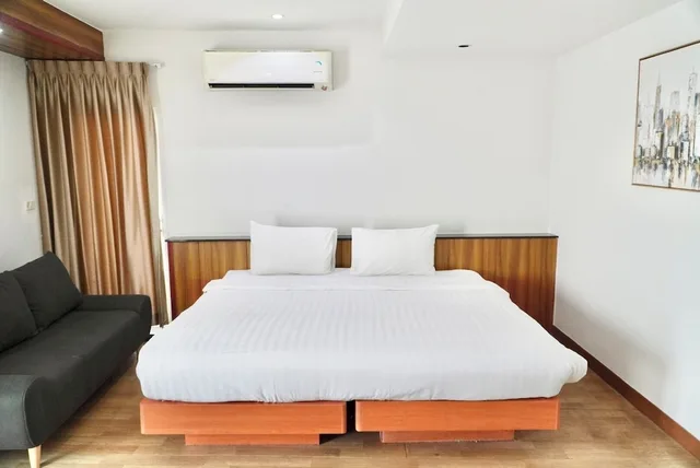 غرفة بريميير ديلوكس بسرير كينج، NJOY Prestige Grand Hotel Don Mueang 5/10