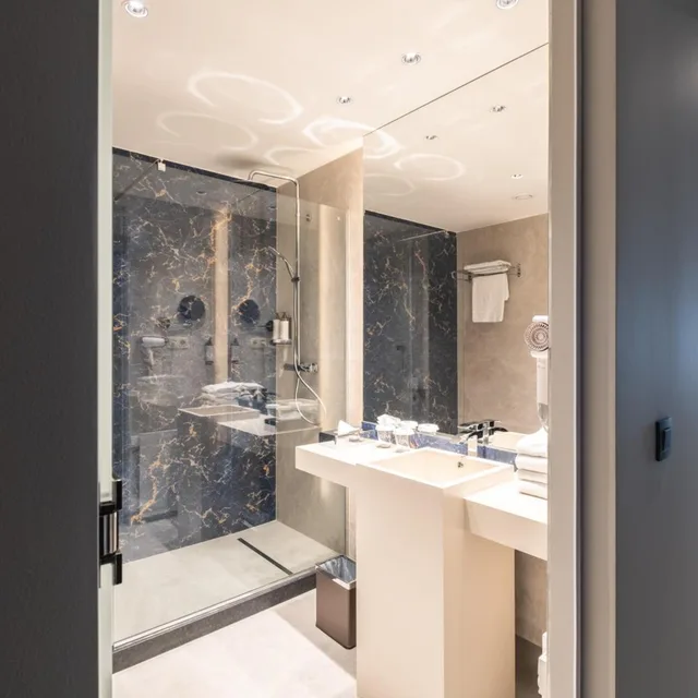 جناح جونيور بسرير كينج بإطلالة على المدينة، TOP CityLine Hotel Hyllit 8/10
