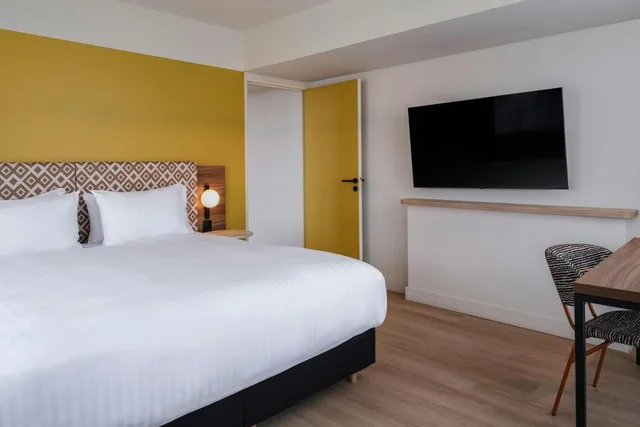 1 Bedroom, Apartment, King Bed, Urban View, Sofa, Bathtub, Middle Floor، Residence Inn by Marriott Lille 1/4