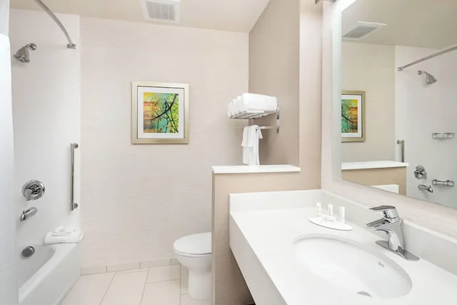غرفة بسريرين كوين لذوي الإعاقة، Fairfield Inn Suites North Bergen 3/4
