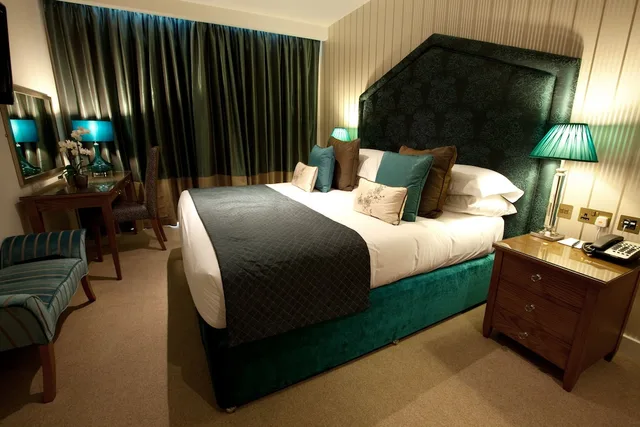 غرفة تنفيذية بسريرين منفصلين، The Oxfordshire Golf Hotel and Spa 4/6