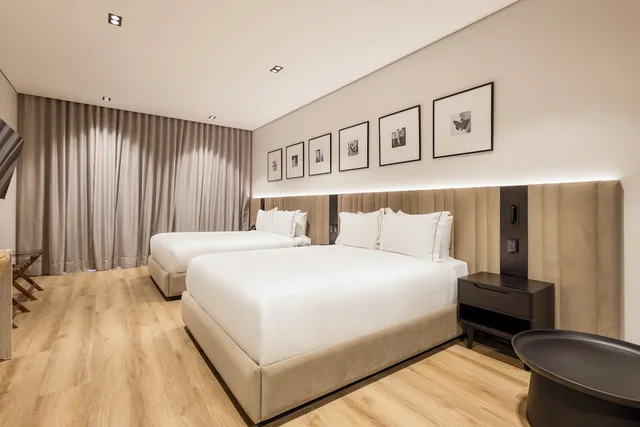 غرفة بريميوم بسريرين كوين بشرفة، Vuestro Hotel Boutique 3/4