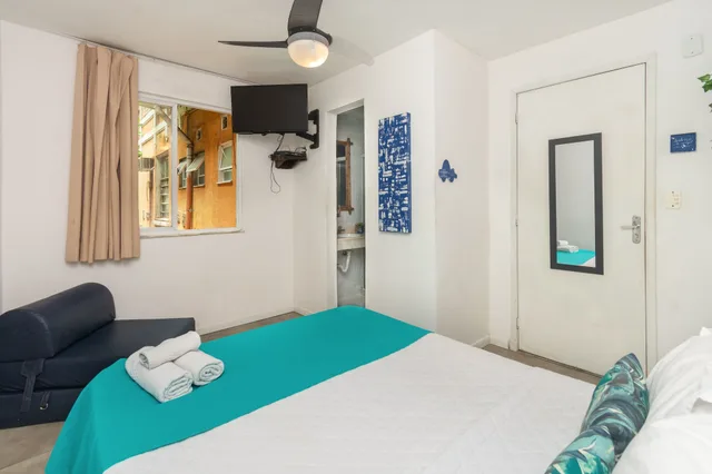 غرفة قياسية ثلاثية بسرير مزدوج مع أريكة، Bamboo Rio Hostel 3/6