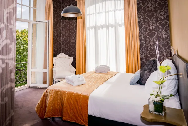 جناح جونيور بسرير كينج، Chateau de Namur 8/10