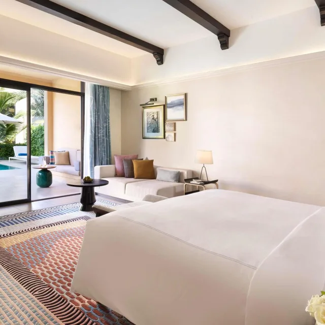 جناح سيغنتشر بإطلالة على الحديقة بغرفة نوم واحدة بمسبح خاص، Sofitel Ras Al Khaimah Al Hamra Beach Resort 2/9