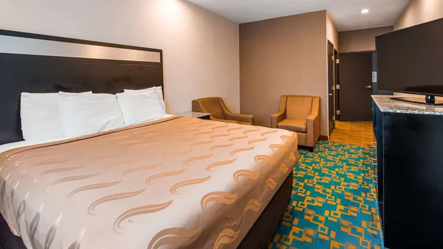 غرفة بسرير كينج لذوي الإعاقة، Surestay Hotel By Best Western Brownsville 1/2