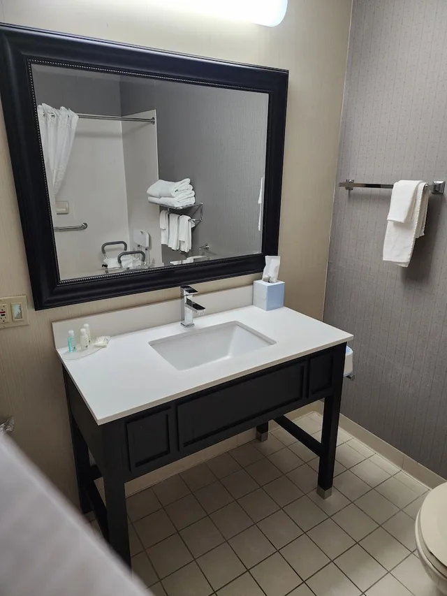 غرفة بسرير كوين لذوي الإعاقة، Quality Inn Clarion 2/2