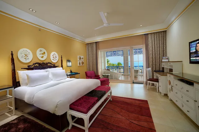 غرفة بسرير مزدوج بإطلالة على البحر، MAYFAIR Palm Beach Resort 2/10