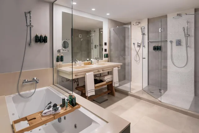 جناح غراند بسرير كينج بإطلالة على البحر، Melia Lloret De Mar 5/7