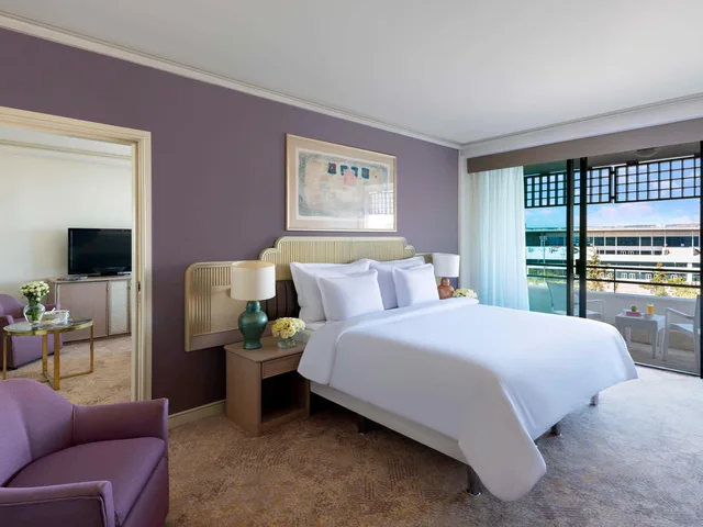 جناح عائلي بسريرين منفصلين وسرير كينج بإطلالة على المدينة بشرفة، Rixos Downtown Antalya 6/10
