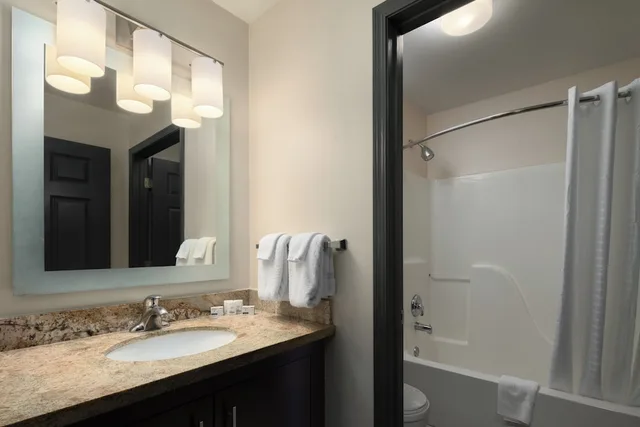 جناح بسريرين كوين بغرفتي نوم، Candlewood Suites St Louis St Charles an IHG Hotel 6/10