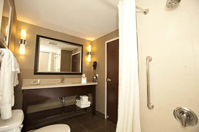 Room, 2 Queen Beds, Sofa, Comfort Suites Miami Airport North 9/9