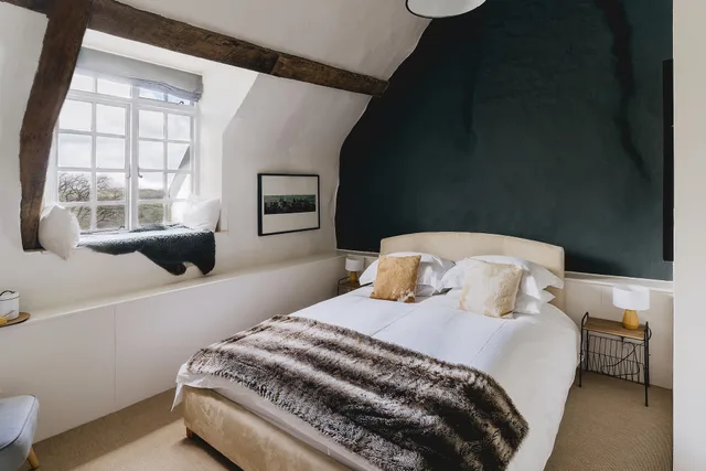 Classic, Queen Bed, Weeke Barton 1/4