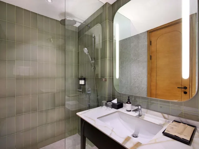 غرفة بريفيليج بسريرين منفصلين بشرفة، Mercure Garut City Center 4/4