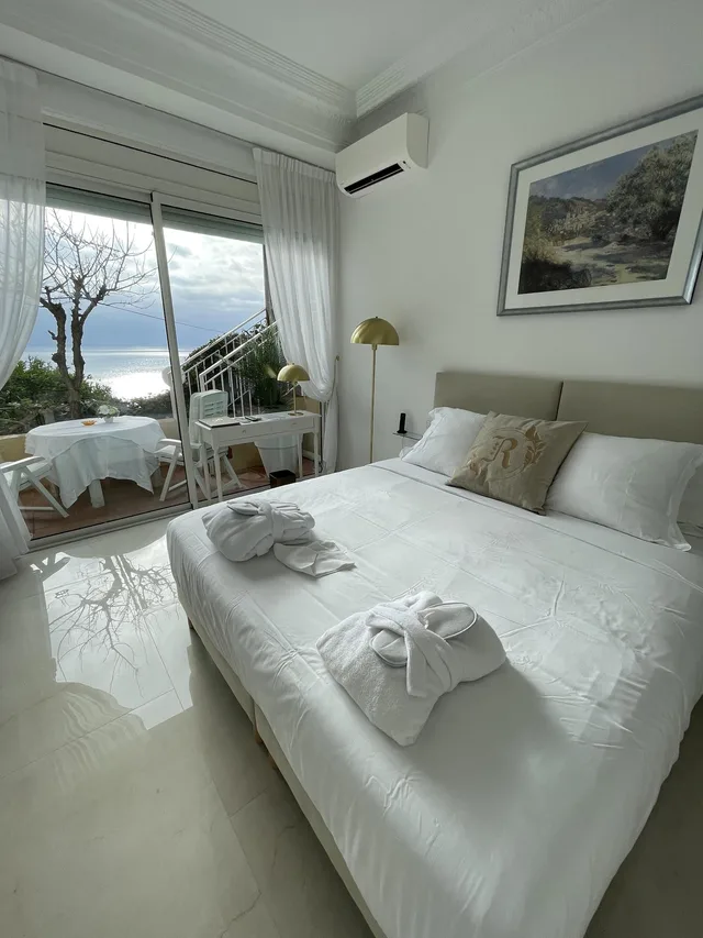Horizon, King Bed, Sea View, Terrace, Hotel Le Roquebrune 2/4